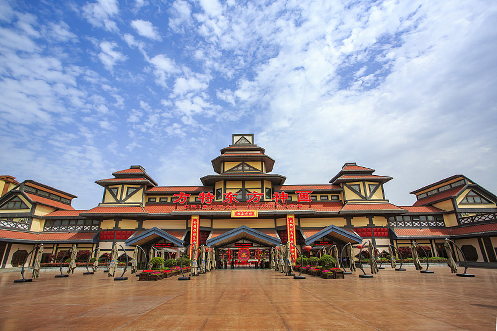 宁波方特东方神画,位于杭州湾新区跨海大桥南岸,不仅是一座大型高科技