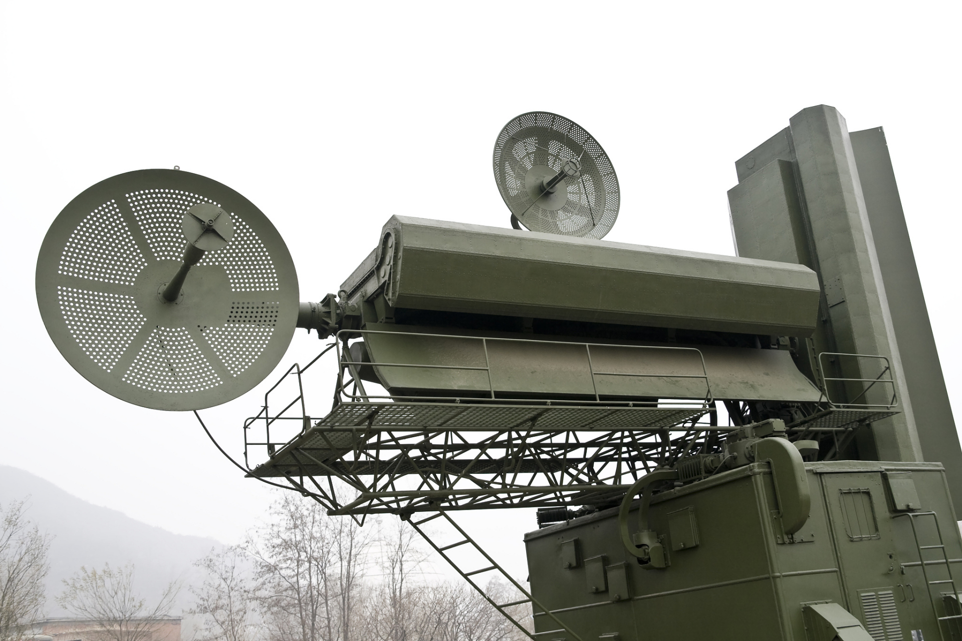 火控雷达是一种用于导弹,炮弹以及飞机等武器系统的雷达.