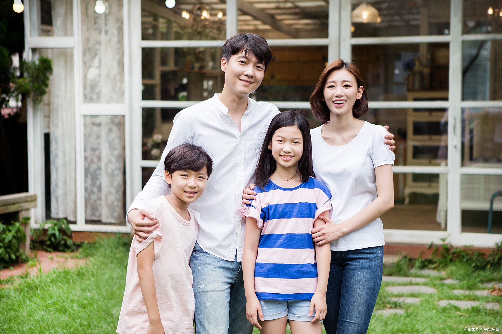 家庭#  #家庭成员之间的相处#  导言: 家庭是一个人生活中最重要的