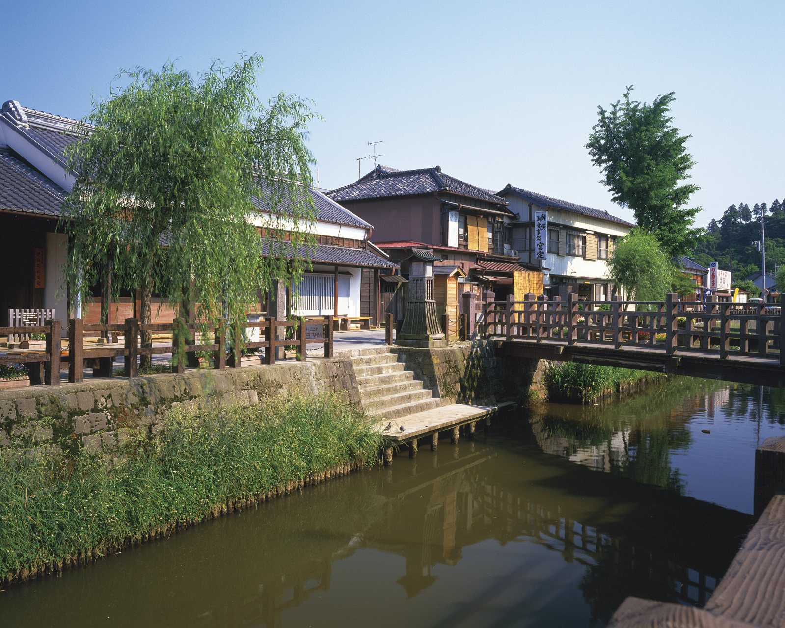 长荡湖水街融合自然风光和人文景观,是旅游胜地.