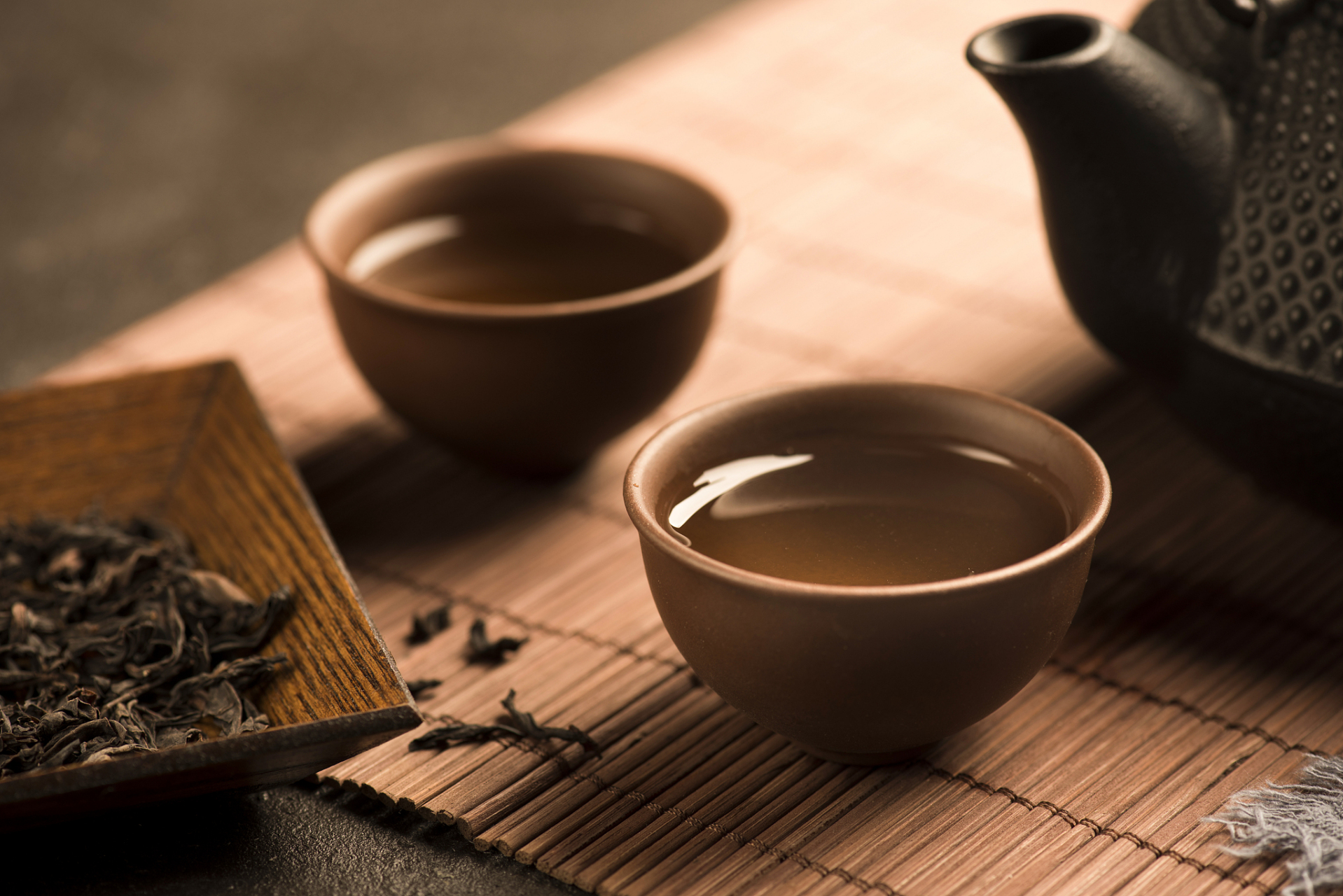 图文动态同步大赛# 在探讨常喝白开水与长期品茗茶