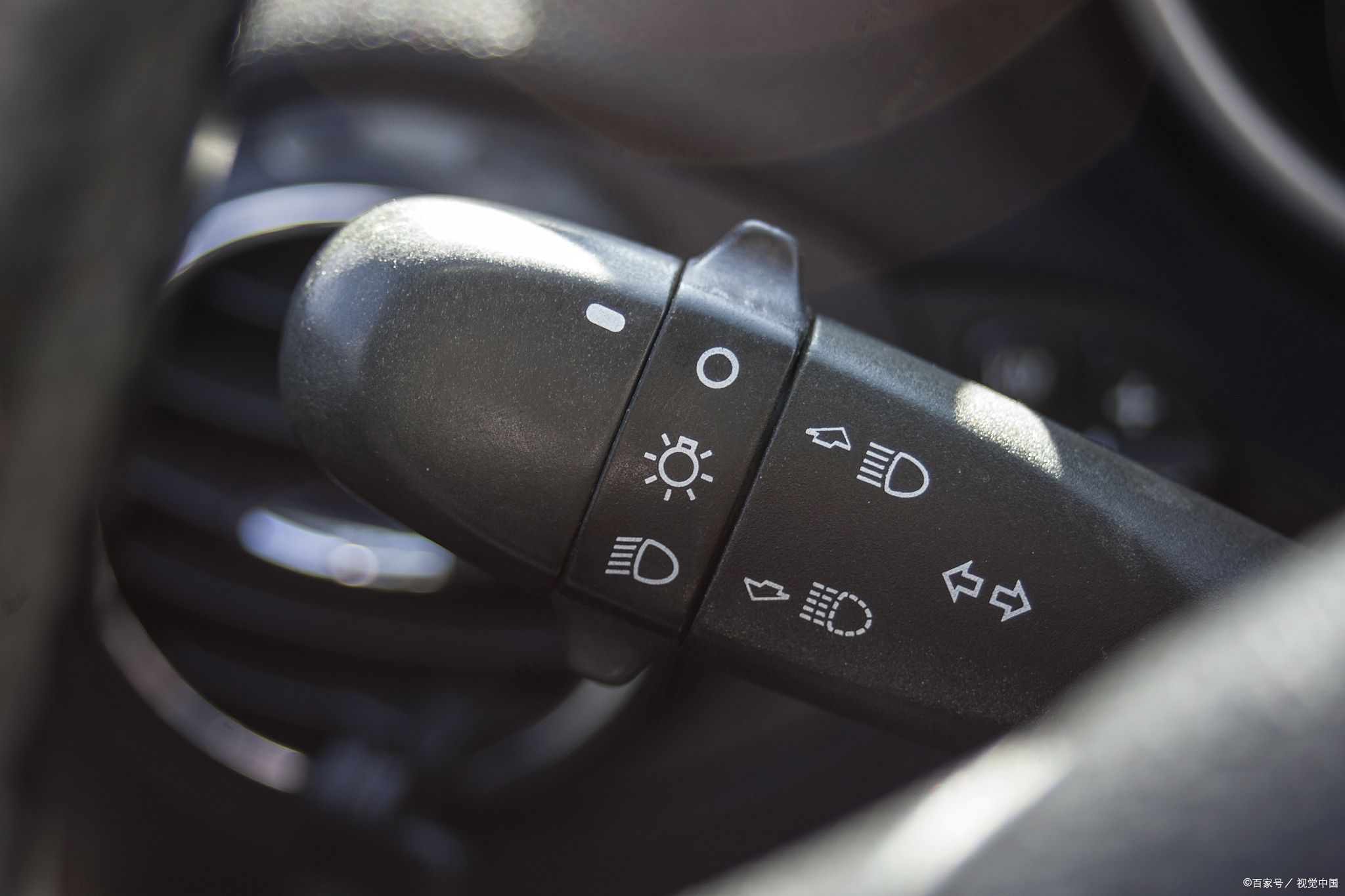 左转向灯是向上还是向下