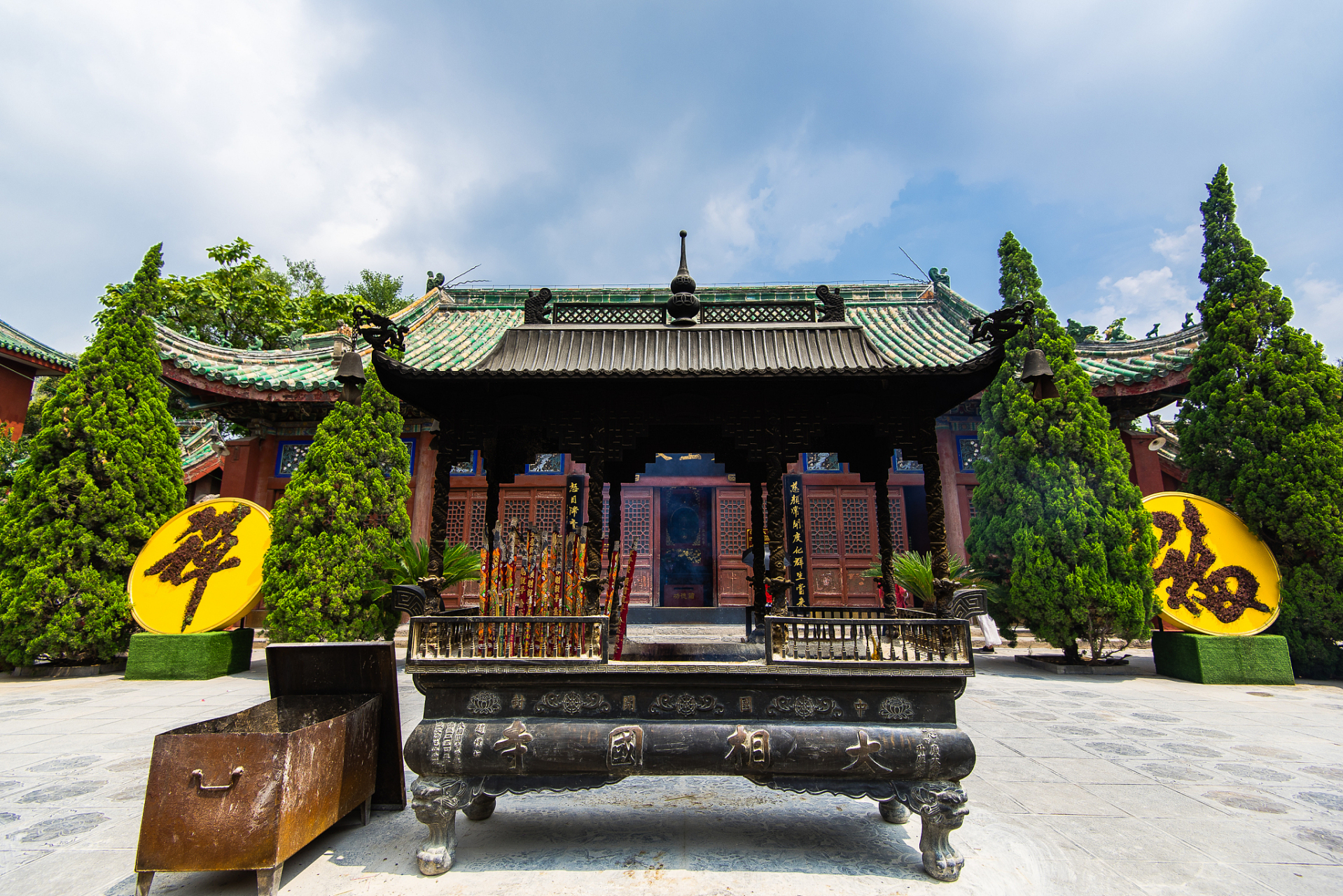 白马寺位于河南省洛阳市,是中国佛教四大名刹之一.