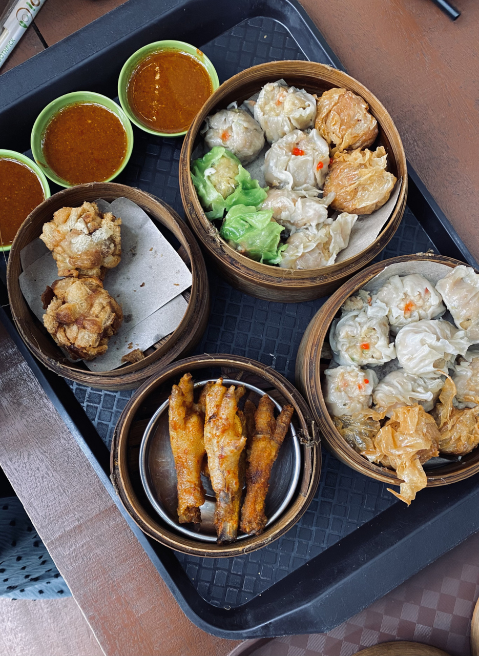 顺德作为中国广东省佛山市的一个行政区,以其美食而闻名于世.