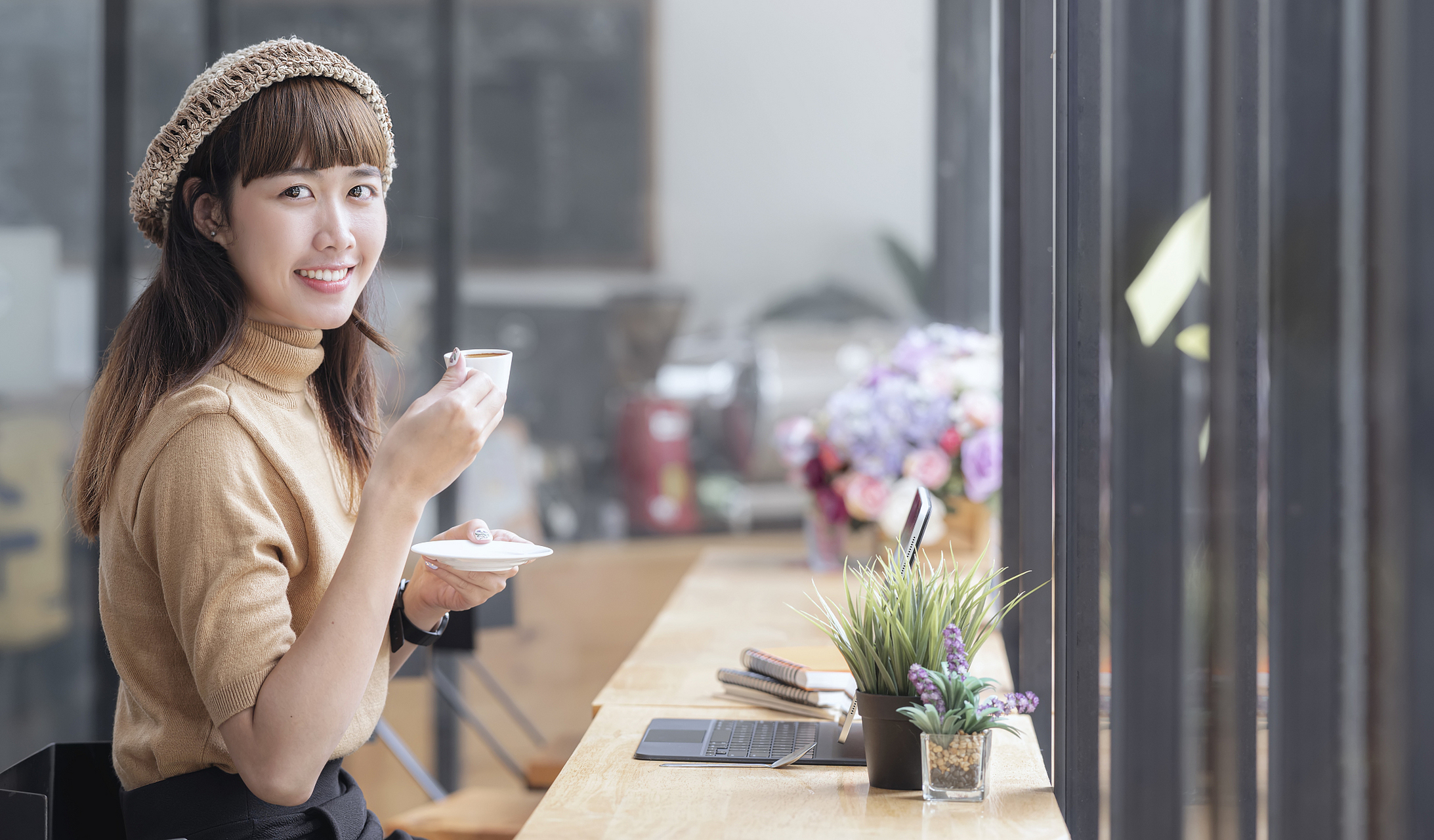 霍州咖啡屋女孩子照片图片