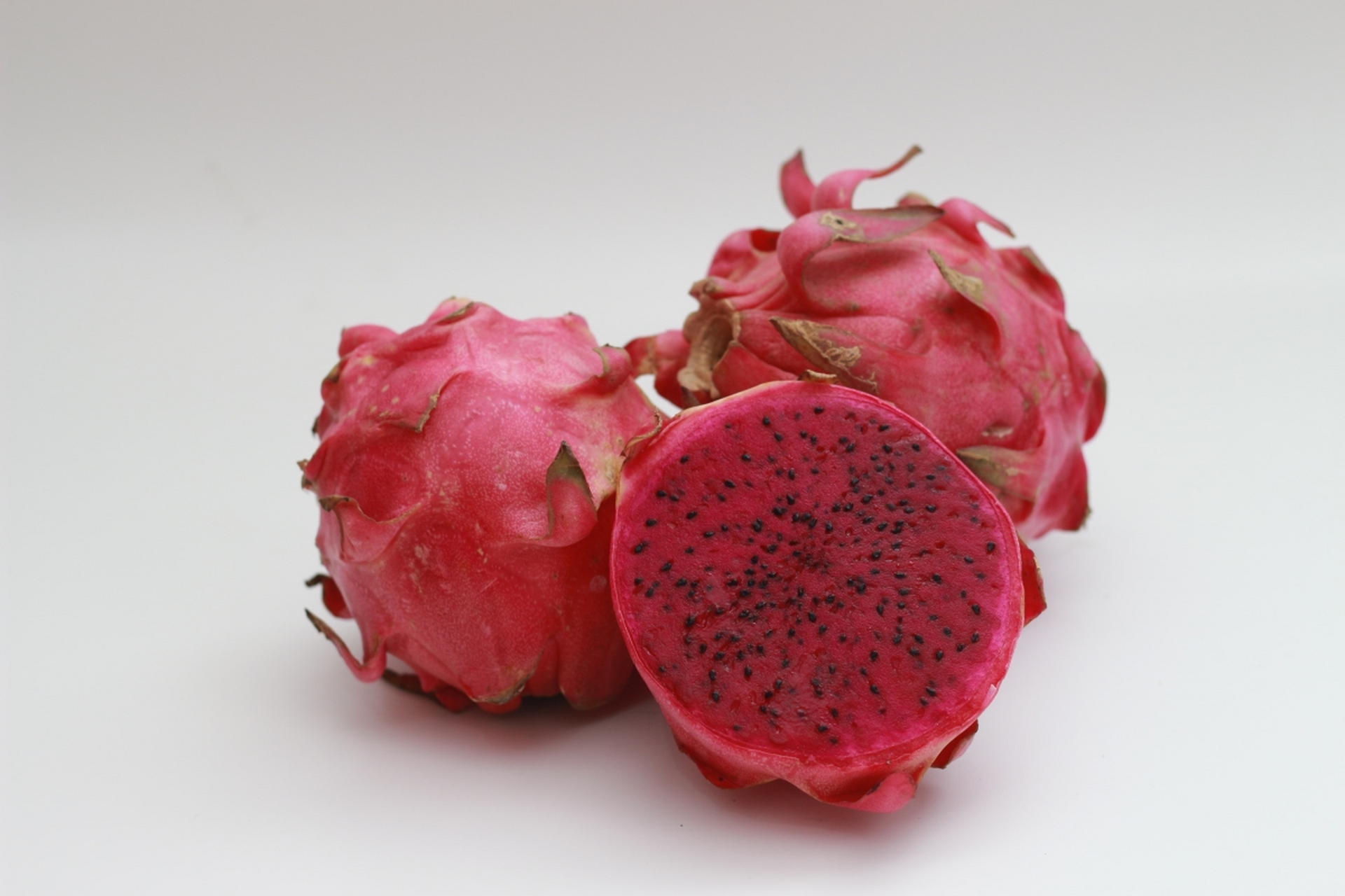 生活百科# #健康养生# #水果#   答:火龙果是一种营养丰富的水果