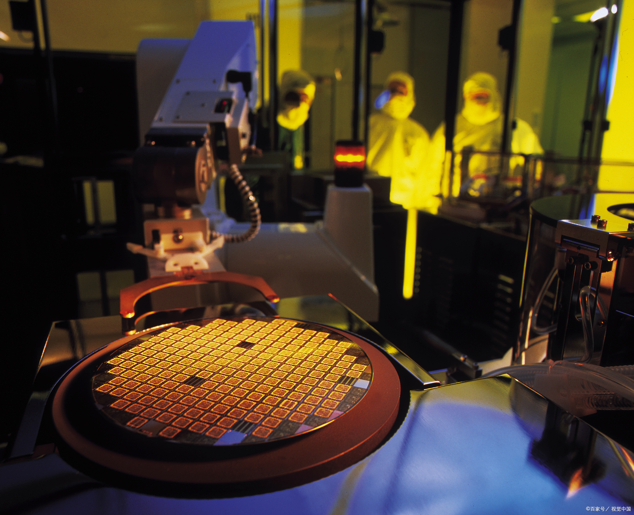 拜登始料未及,马克龙去荷兰当起"说客",光刻机出口会反转吗