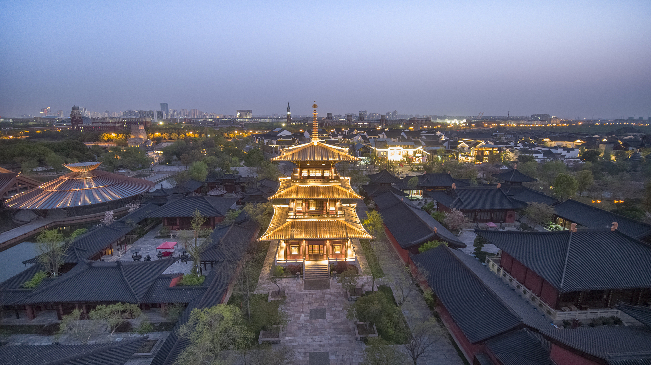 扬州唐城遗址,如同一本古老的历史书,记录着千年的兴衰.