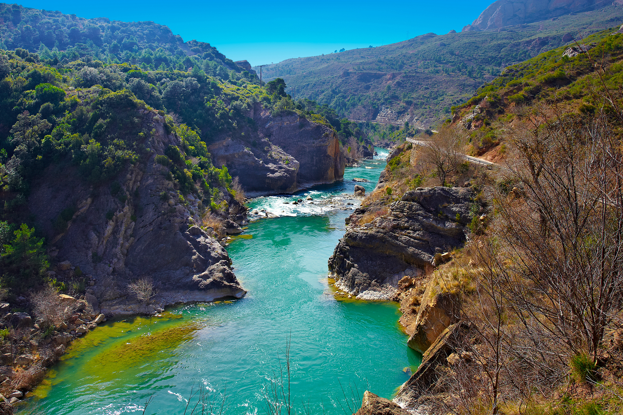 红河谷漂流位于清原满族自治县的红河谷国家森林公园内,以壮丽的自然