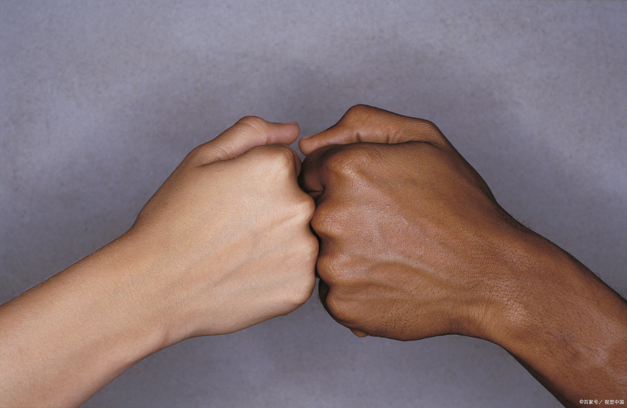 西药起效快,但副作用较大,且易产生依赖性