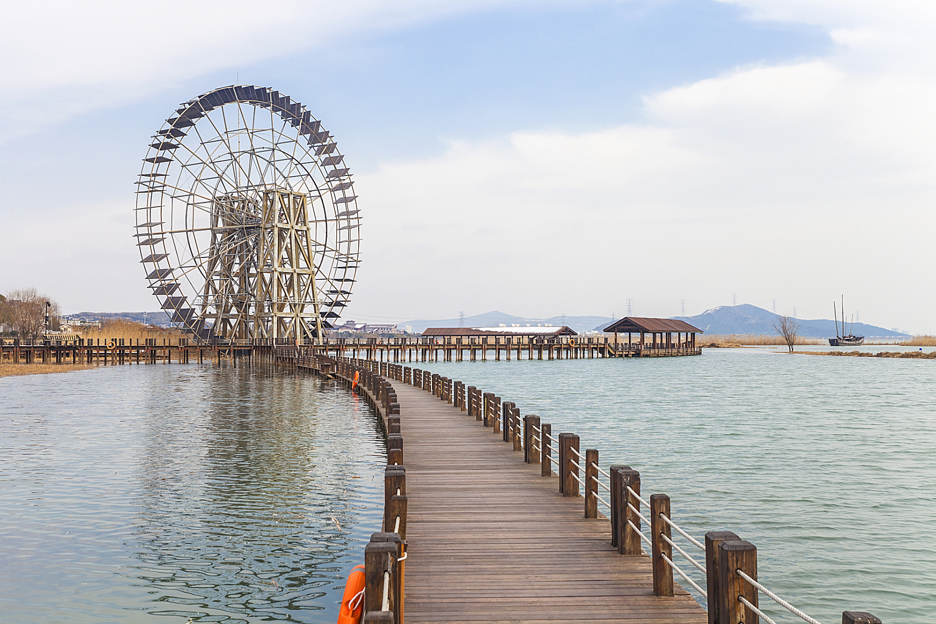 绿意绽放于吴中太湖旅游区,这片世外桃源位于江苏省,具体坐落于吴中区