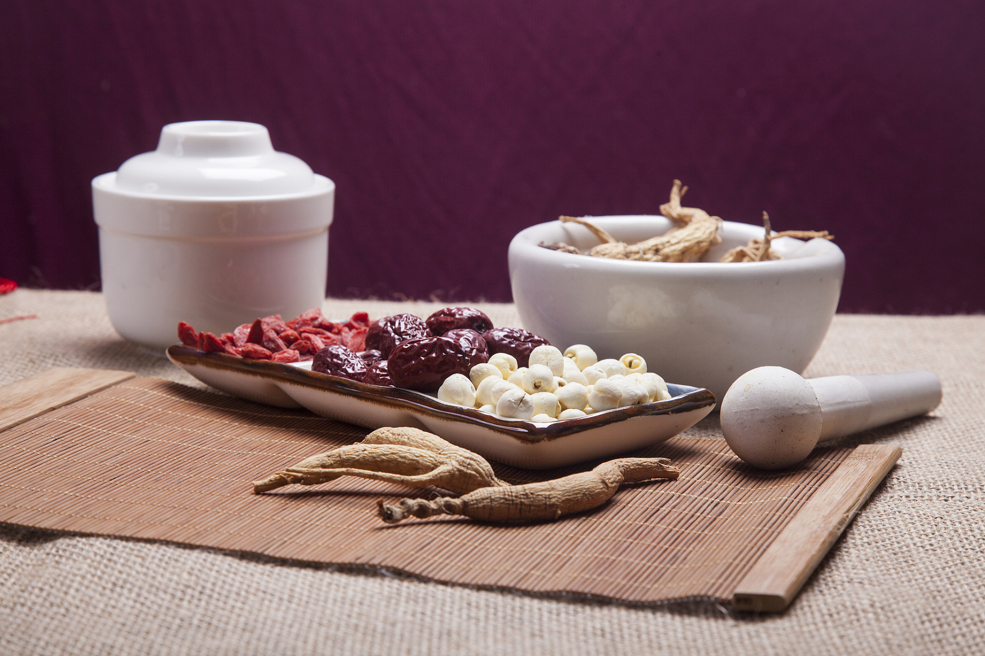 首先,让我们来看看常见的补品,如人