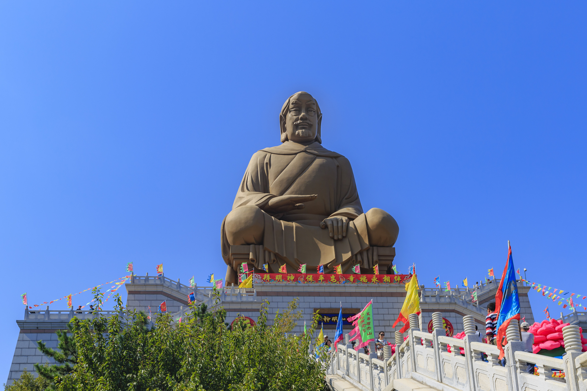 中国第一海神像 赤山大明神位于威海石岛赤山风景区内,是目前中国第一