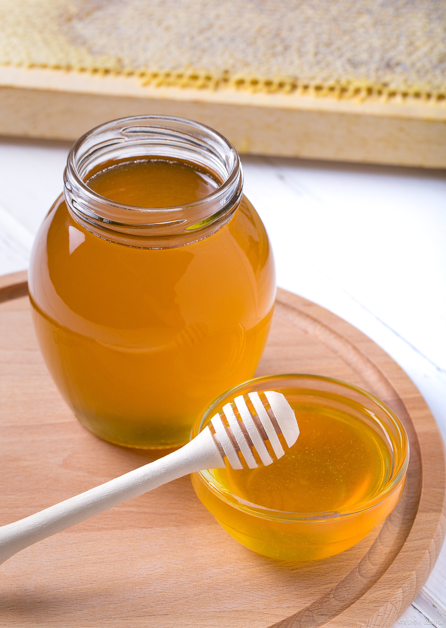 早晨喝蜂蜜水好不好(早晨喝蜂蜜水有啥好处) 早晨喝蜂蜜水好不好(早晨喝蜂蜜水有啥好处)