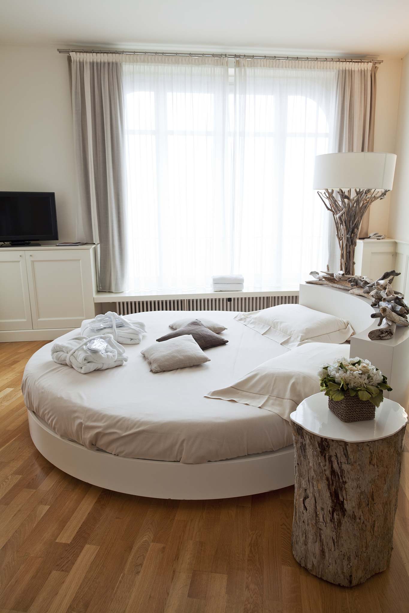 为啥酒店情侣房间都是用的圆床,只是因为好看?