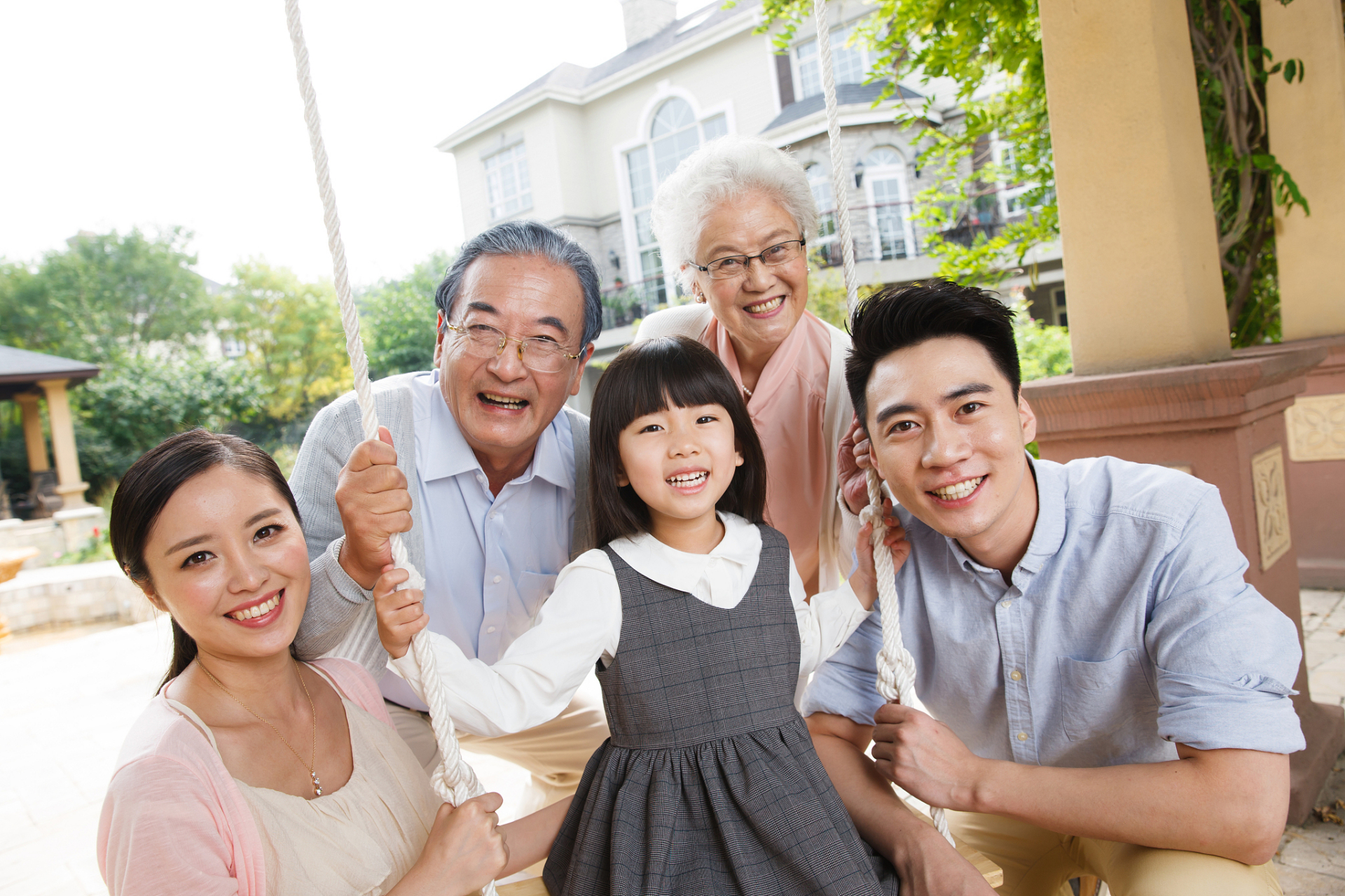 中国丈母娘最喜欢的十大行业 第一:公务员 第二:医生