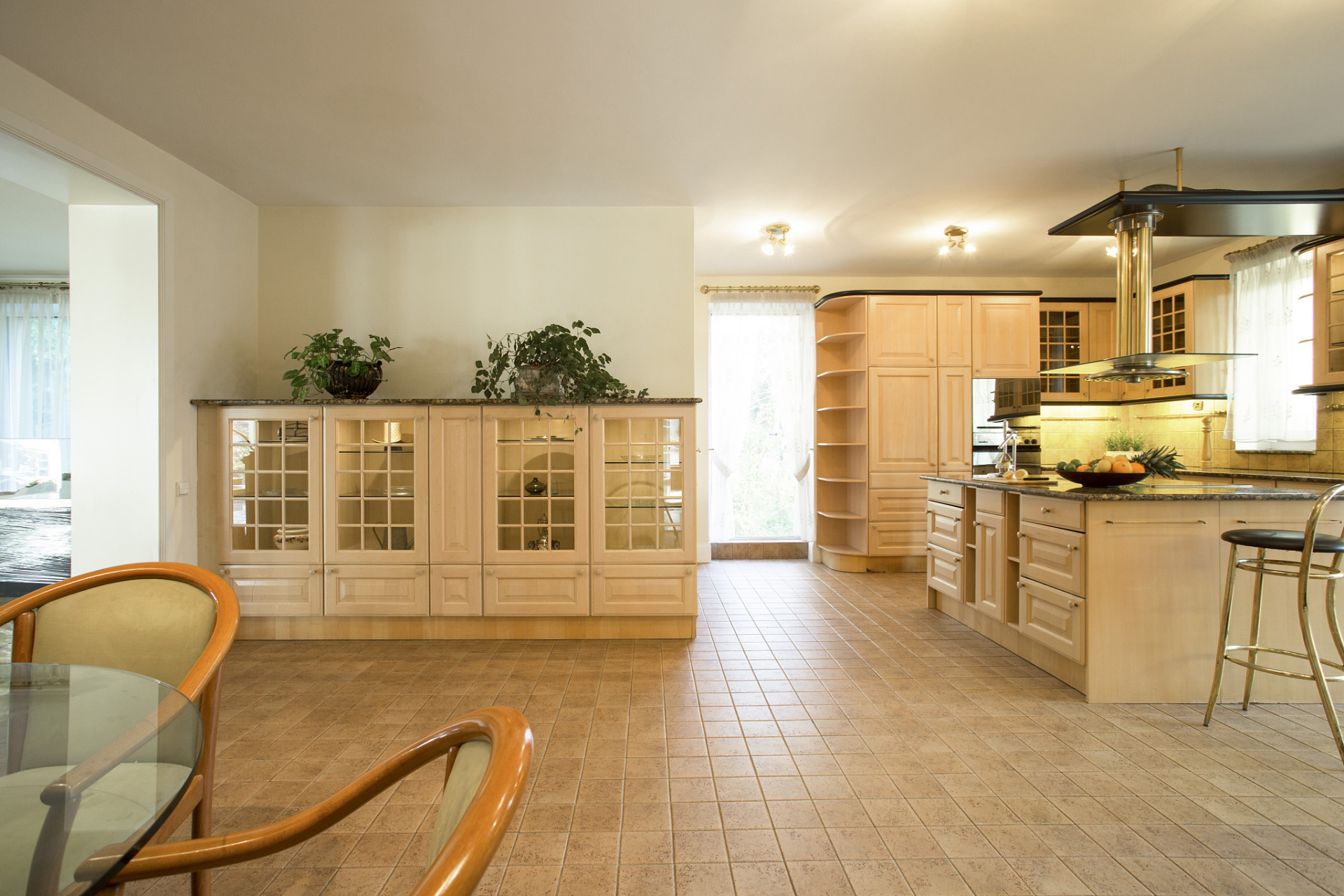 原木自然风装修注重色彩的搭配.