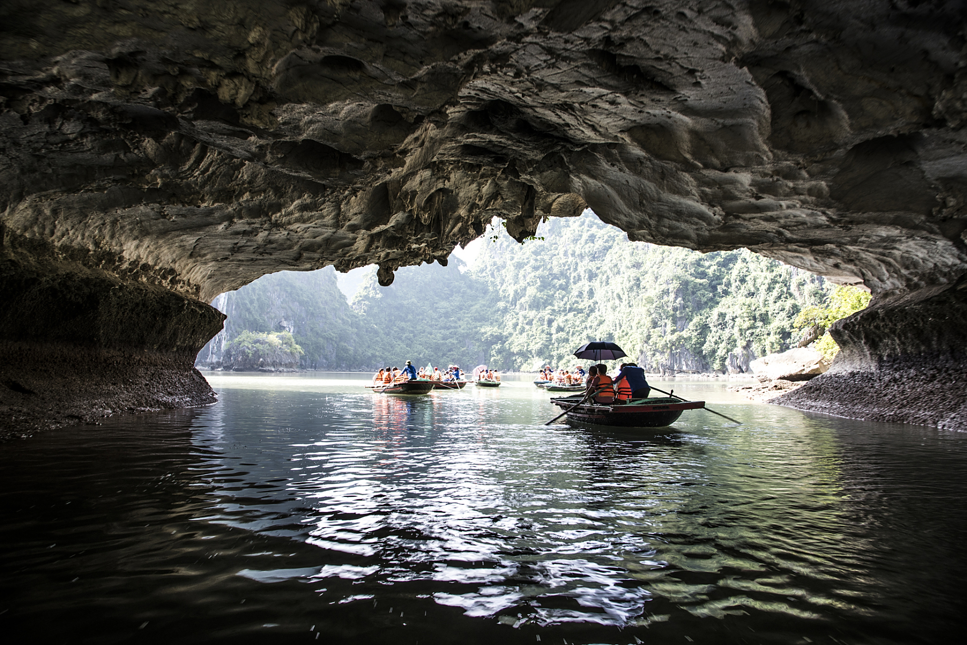 #亚运fun体验# 垂云通天河:亚运的青春激情,自然的宁静之美!🚣‍