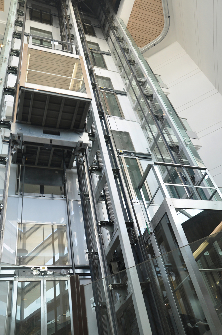 电梯井道是电梯装置的核心部件,井道的大小和高度可以直接影响到电梯