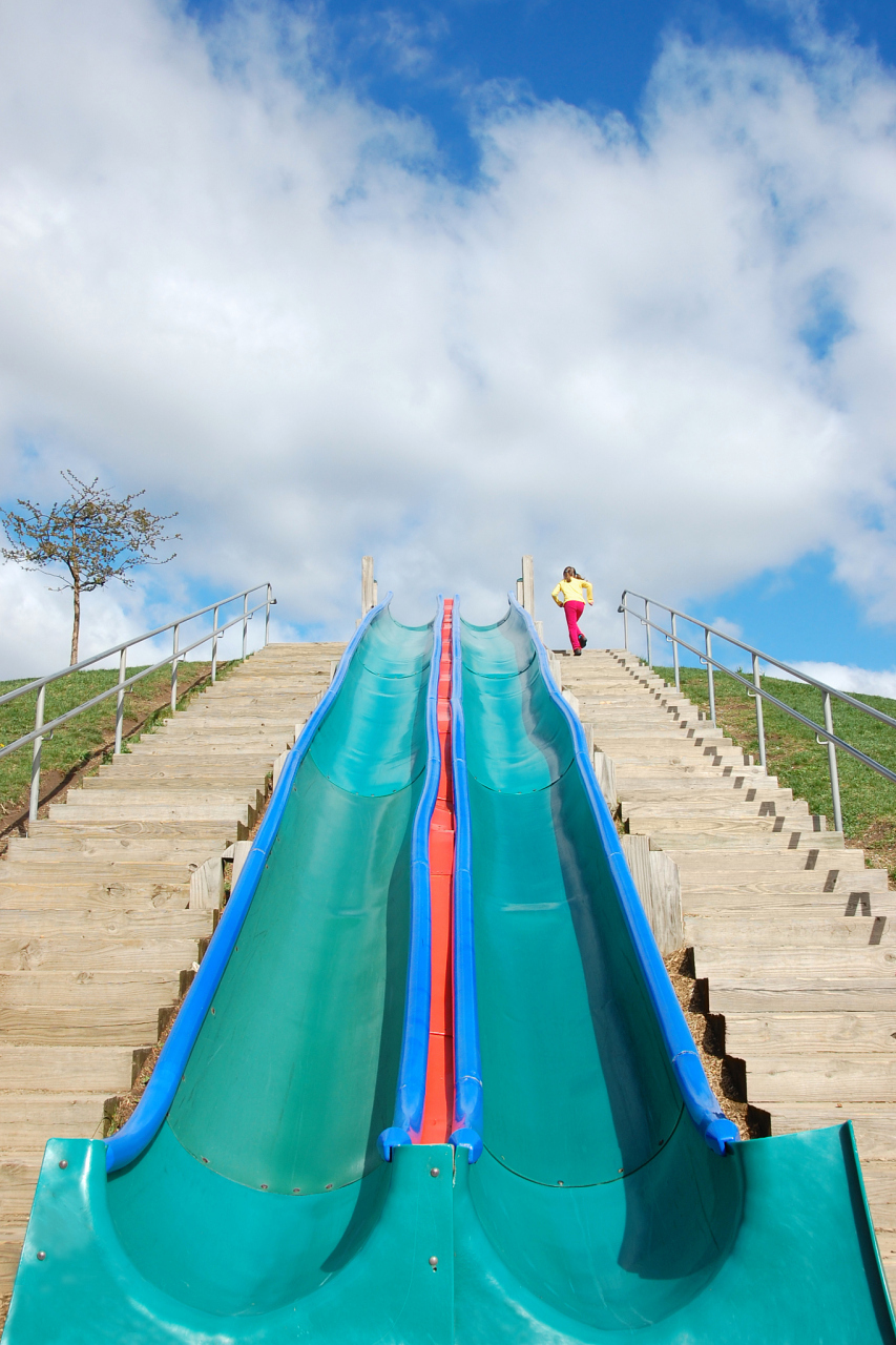 绿溪谷乐园    - 位于保定市植物园西北角,是保定首家大型主题乐园