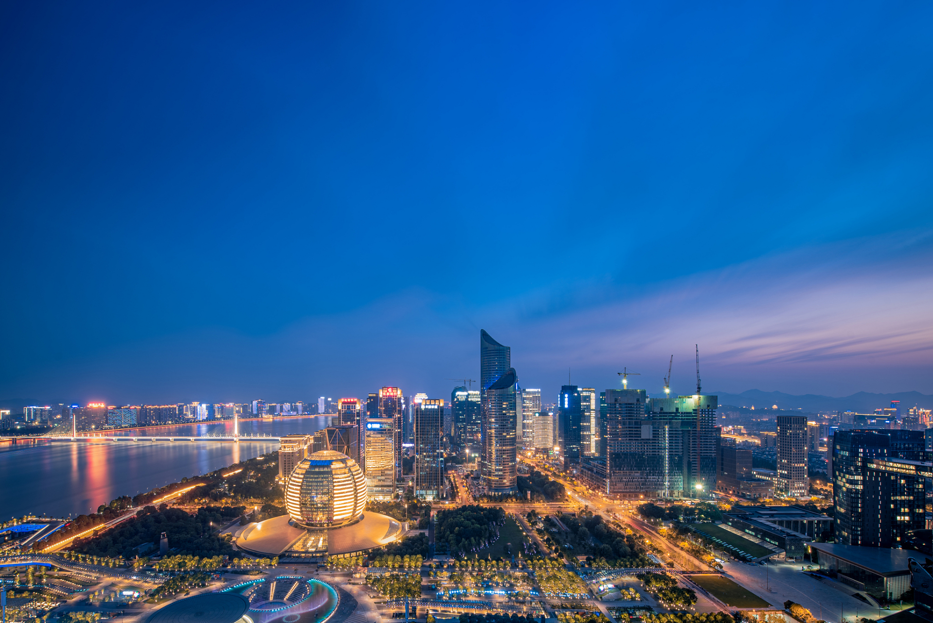 如杭州大剧院,杭州国际会议中心和杭州城市阳台等