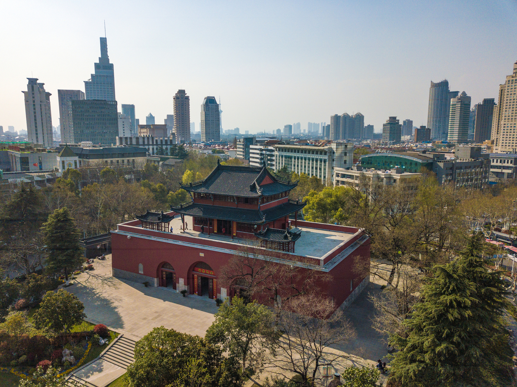 南京是一个非常有历史文化底蕴的城市,有很多旅游景点都值得一去.