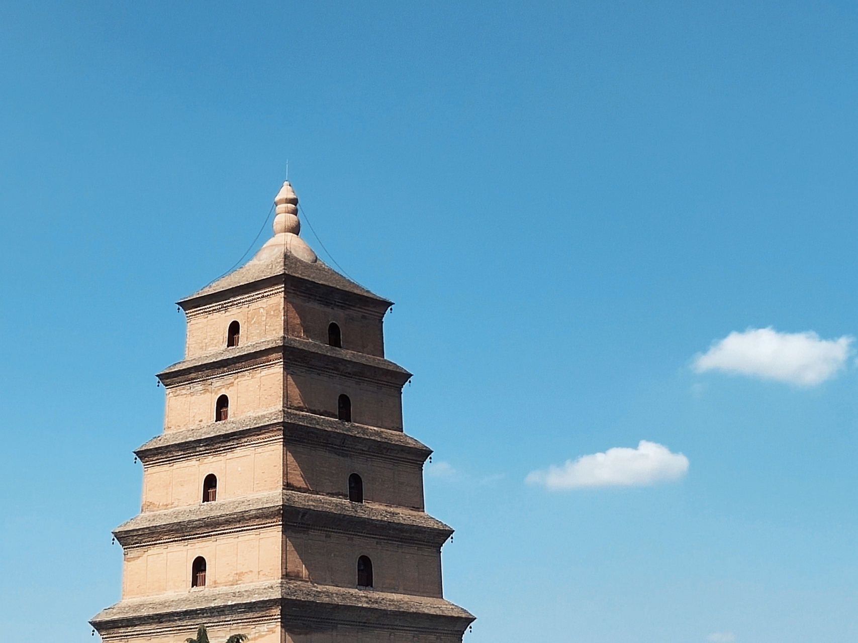 大雁塔是西安的地标性建筑,也是古代中国栖息野生大雁而建的著名佛教