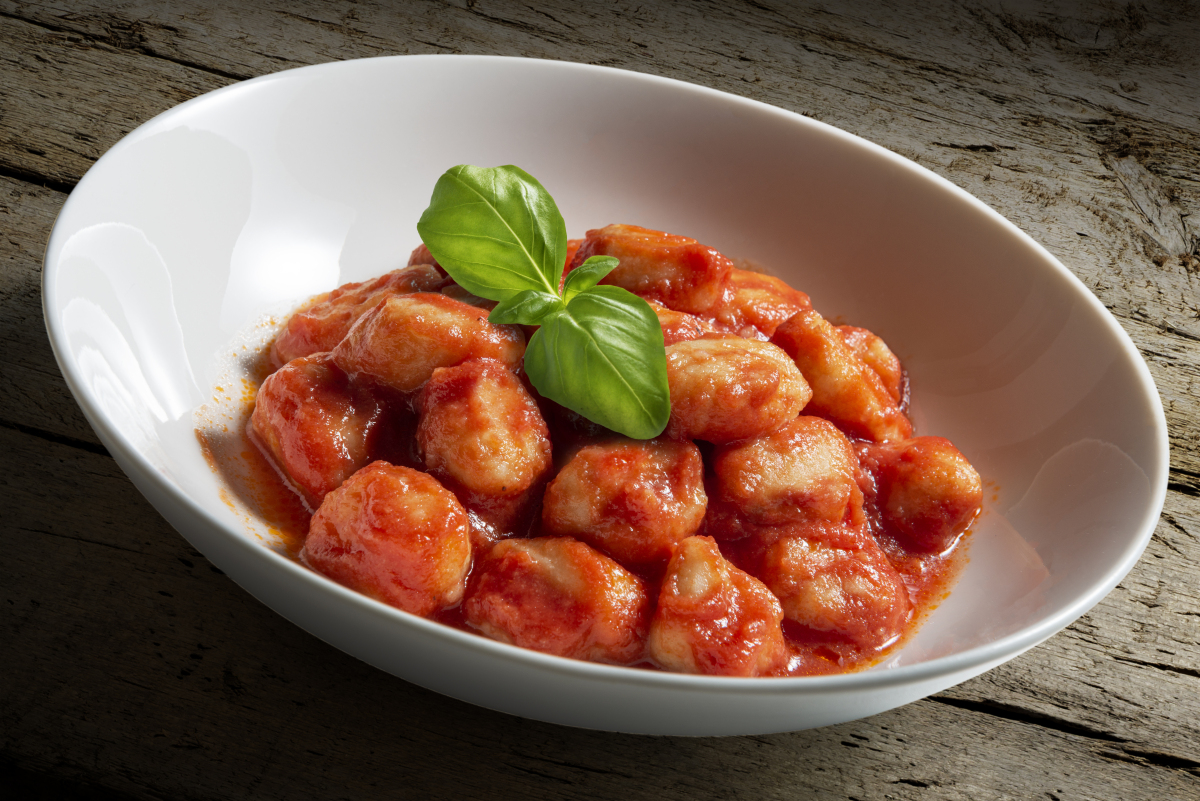 糖醋咕噜肉广东粤菜中的酸甜经典品尝历史与创新的交融在广东有一