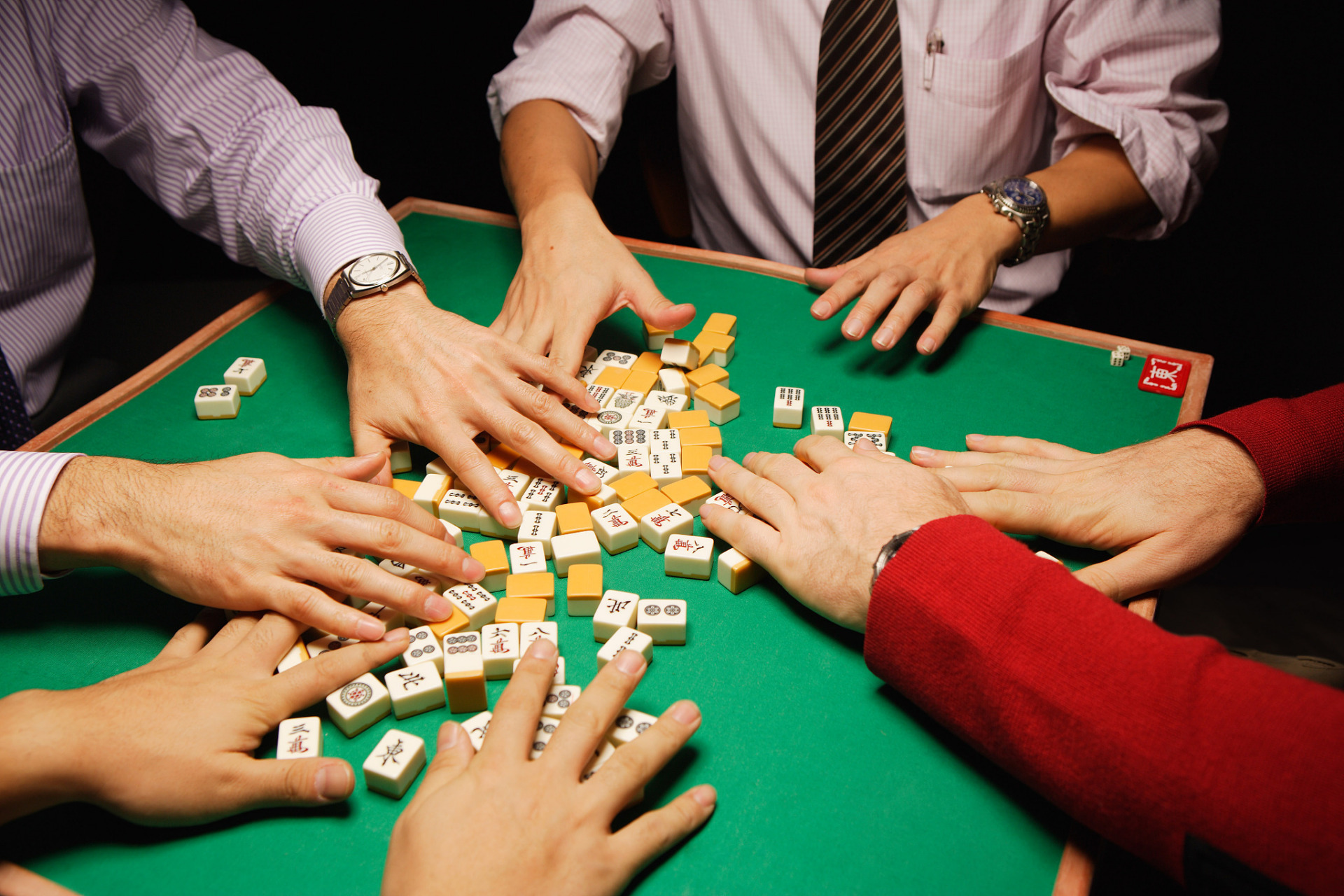 老婆整天去打麻将,为留住她我故意装晕,她接下来的举动我意外了  我叫