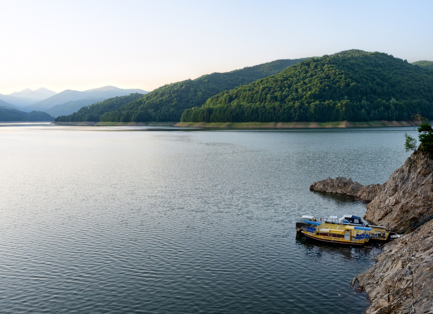 九华天池风景区,位于安徽省西南部,池州市贵池区马衙街道,长江南岸,地