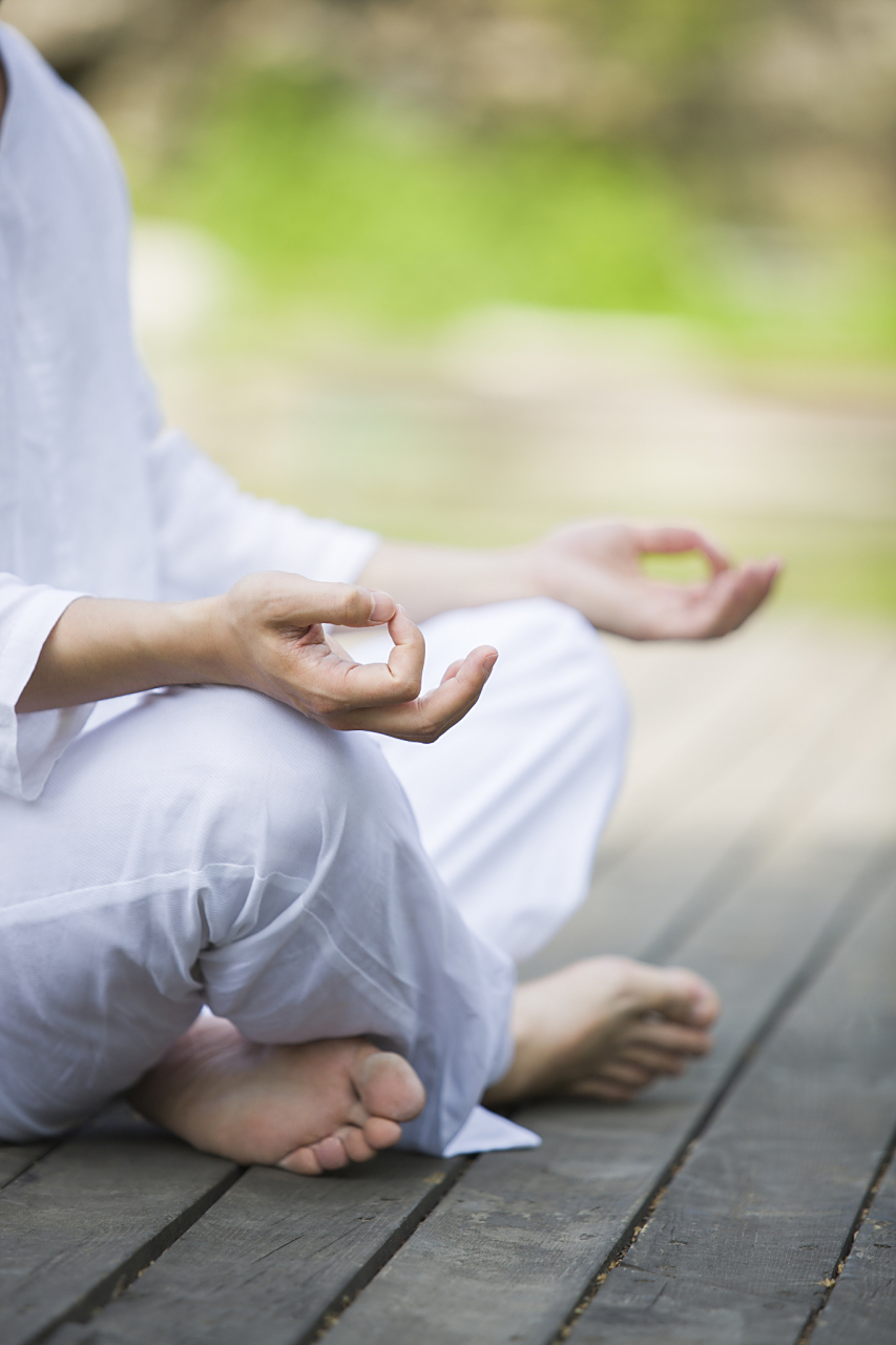 总是容易回忆起过去的事情,亦或是焦虑未来的事情,每天内心都不踏实.