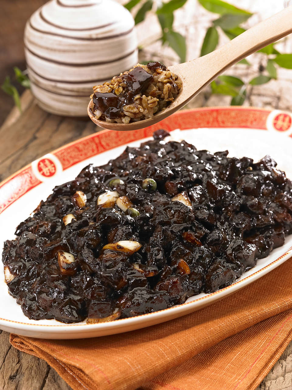 黄石大冶灵溪豆豉,是一种具有悠久历史和丰富营养价值的美食佳品.