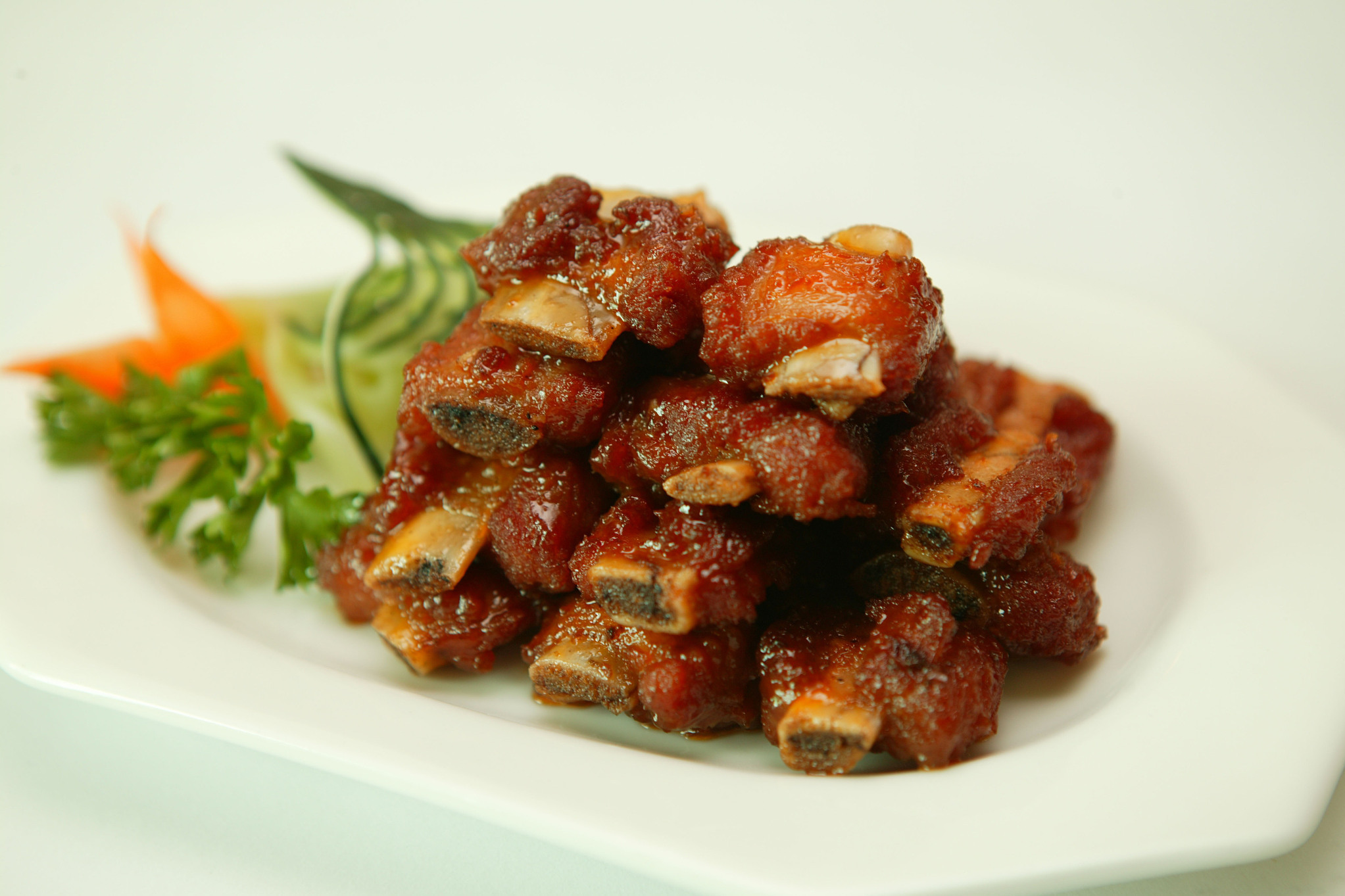 摘要:  江西粽香排骨是一道备受欢迎的传统美食,起源于古代,用粽子叶