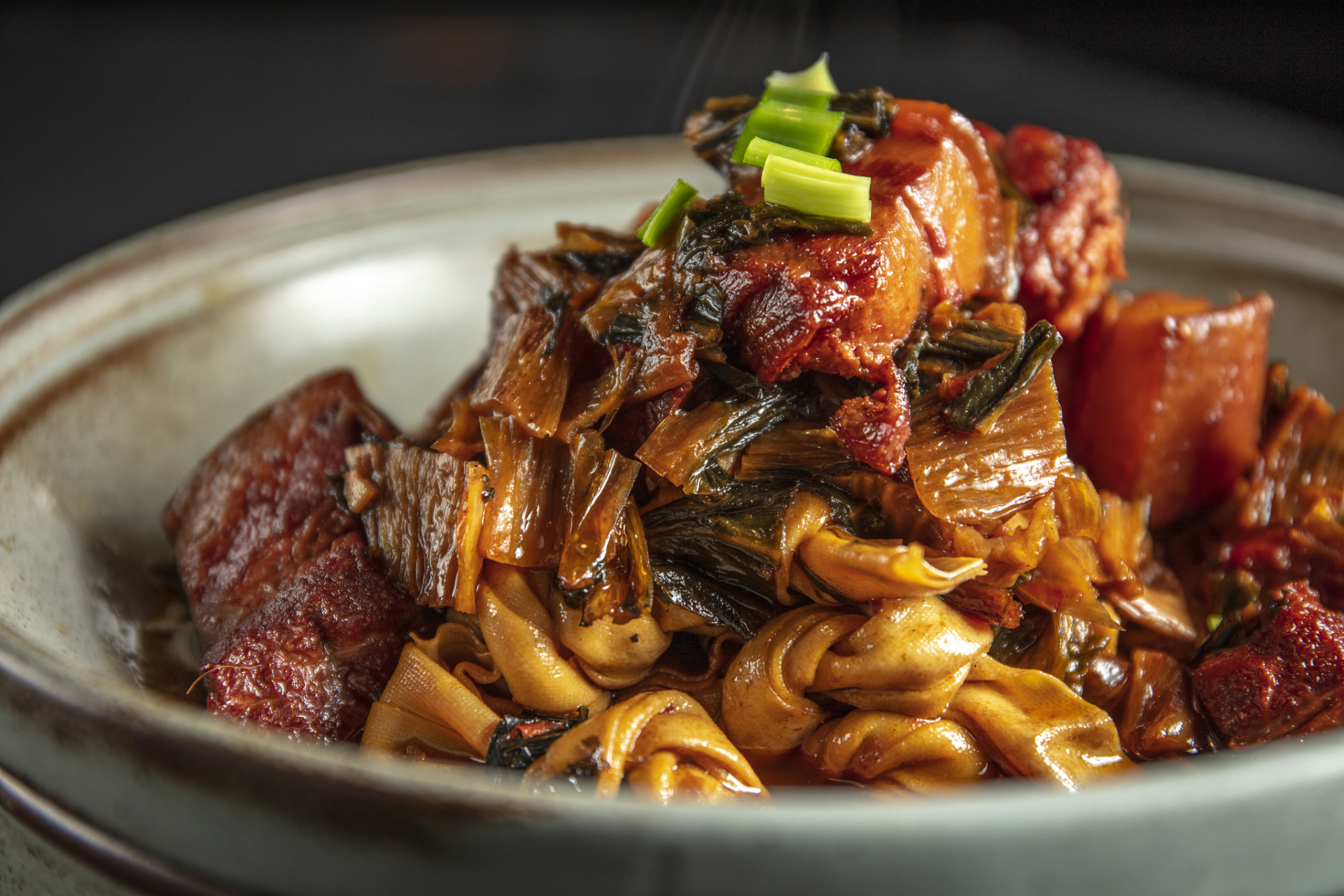 优质短图文计划# #客家咸菜焖猪肉# 哎呀,亲们,今天我要和大家分享一