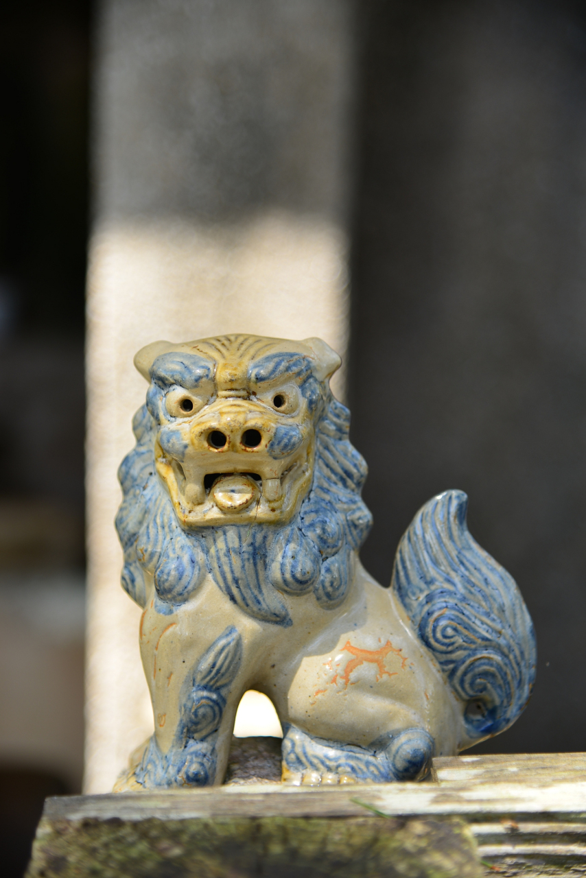 文殊菩萨的坐骑是青狮,威猛庄严,是智慧与勇气的象征.