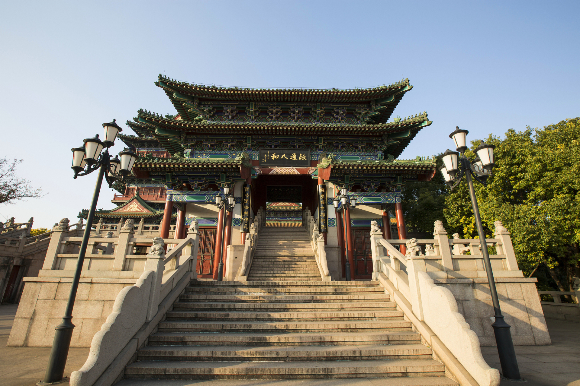 周口关帝庙:关帝庙是周口市的一座重要古建筑群,也是中国最大的关帝庙