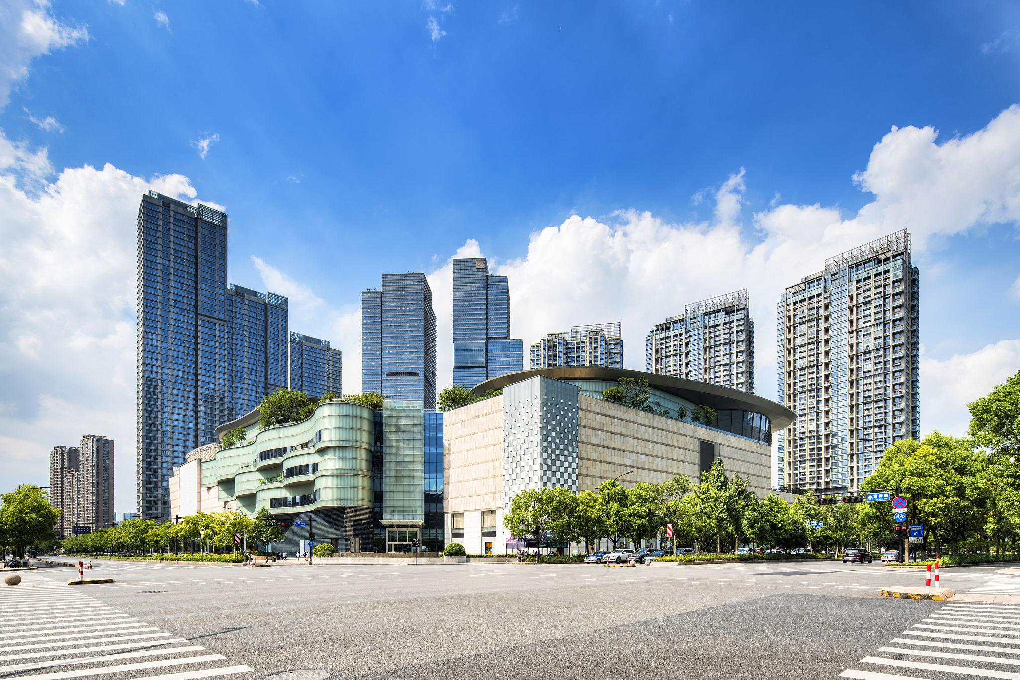 今天是我的小弟弟的53岁生日,虽然不能团聚,但哥哥