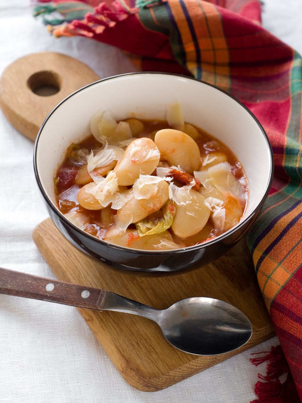 核桃人参汤:核桃仁30克,人参10克,生姜3片,蜂蜜适量,炖煮后饮