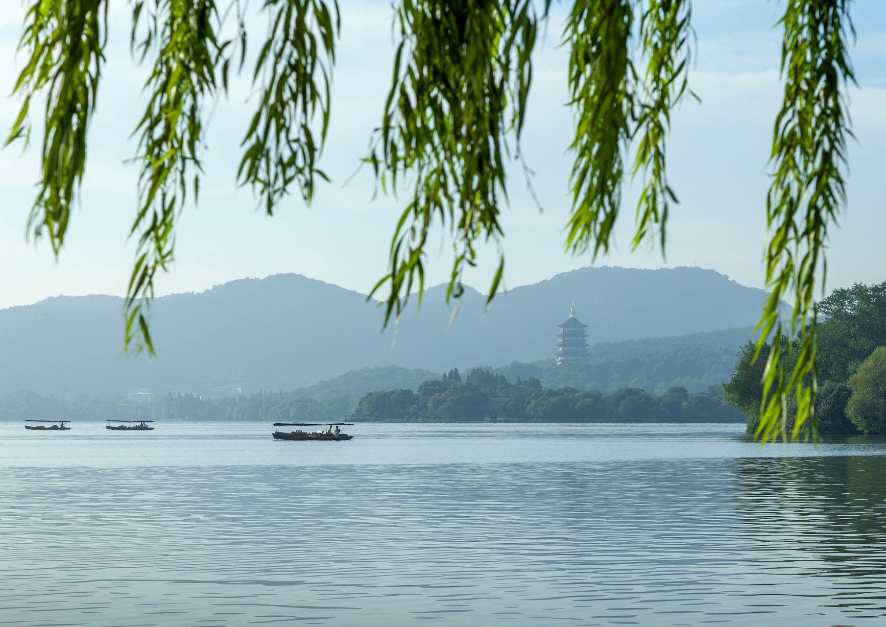 夏日闪光旅行家# 杭州西湖:人间天堂,夏天暑假来玩,最合适不过了!