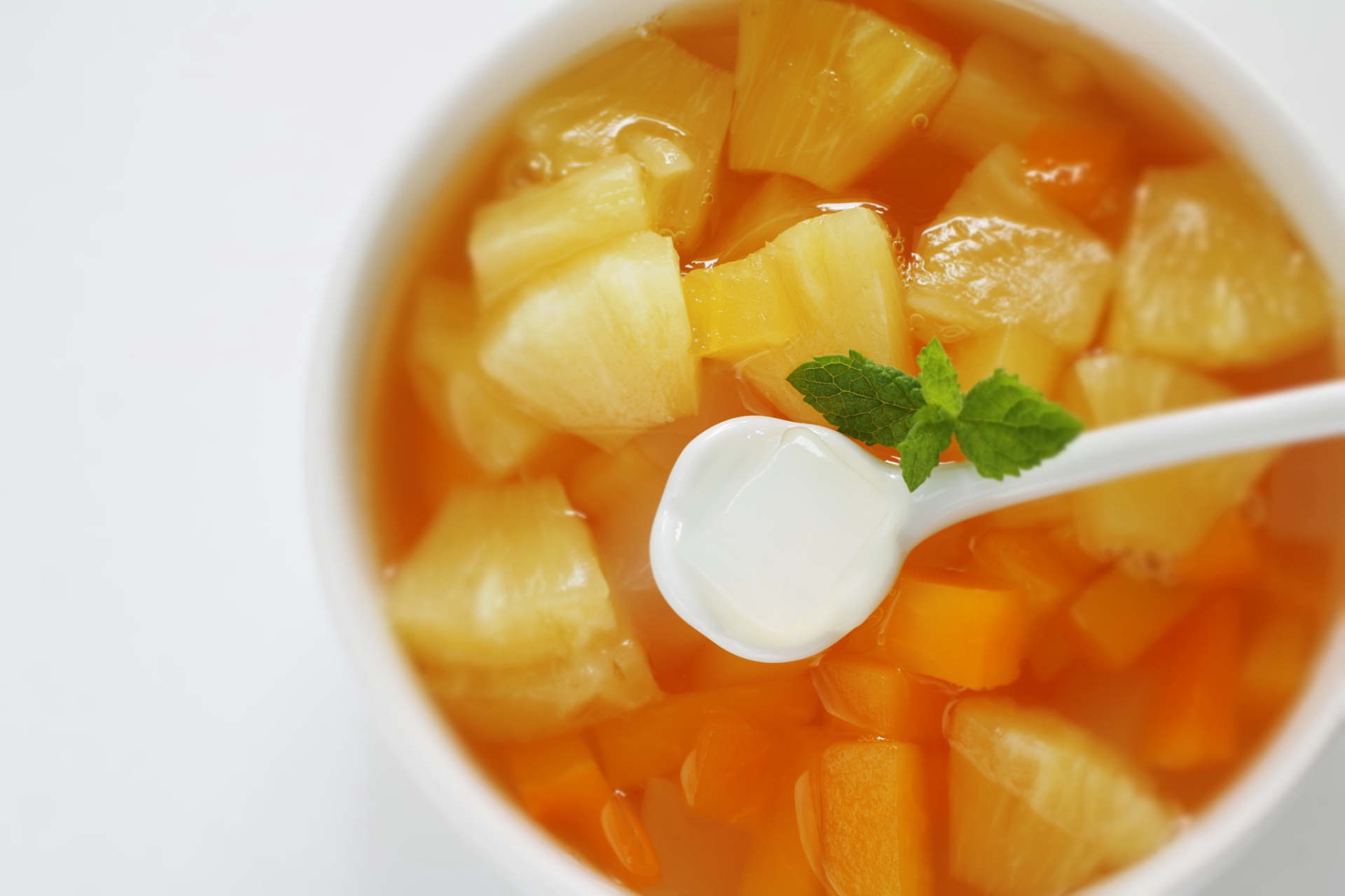 一道木瓜炖雪梨,让你品味养颜的美味.92 #养颜美食# #炖品