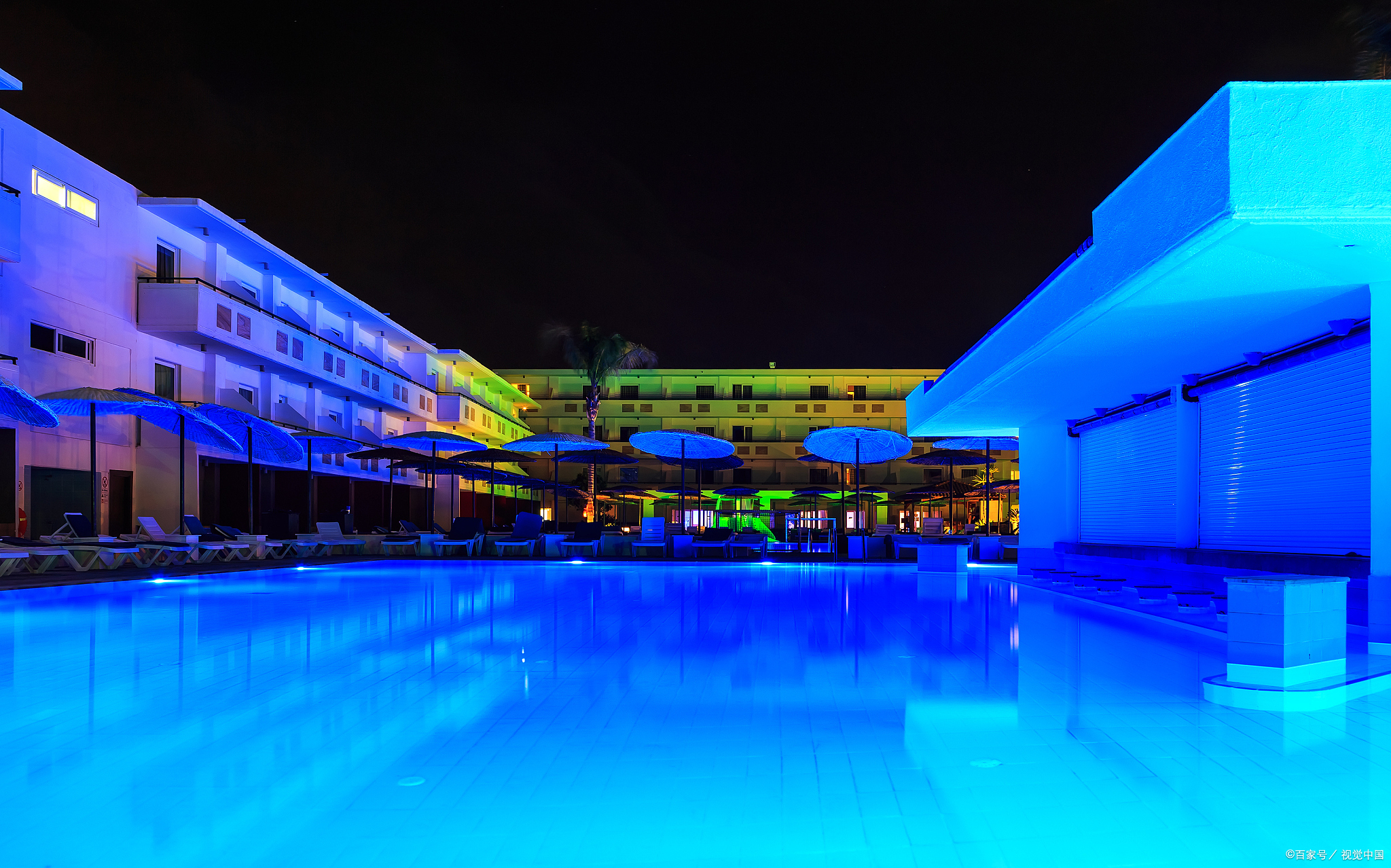 合肥半汤温泉冰雪世界夜场,灯光雪景梦幻仙境,家庭欢乐嗨翻天!