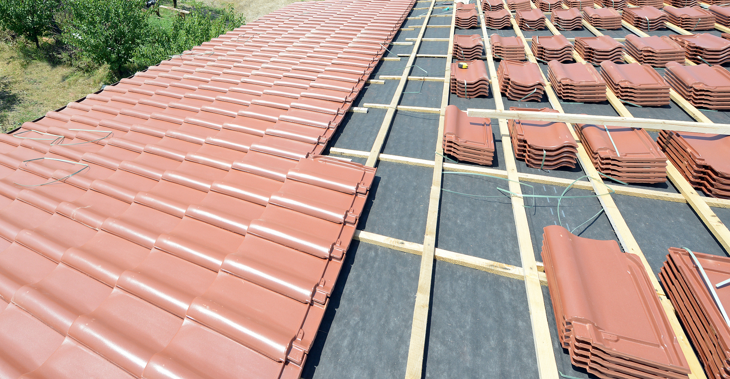 正置式屋面和倒置式屋面的区别在于保温层的位置,正置式保温层位于