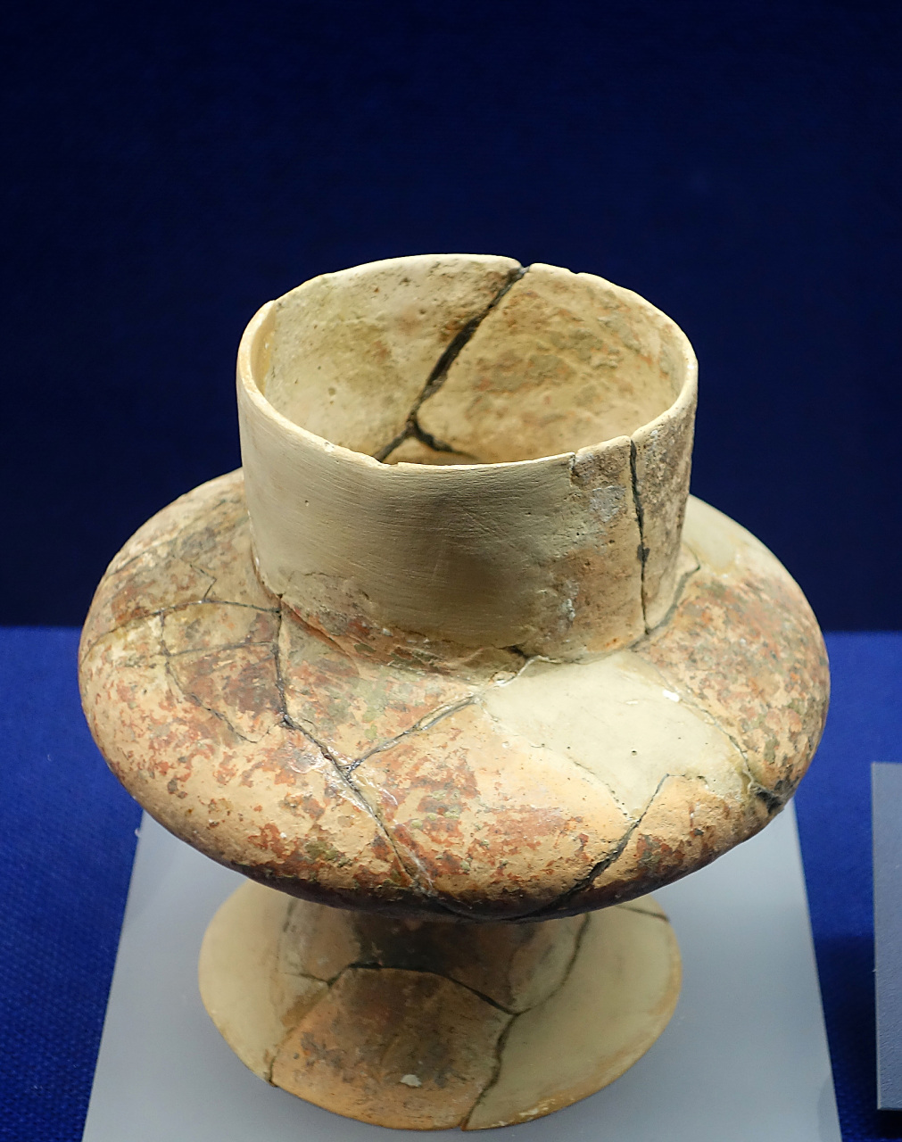 章丘龙山文化遗址,位于山东省济南市章丘区龙山街道附近,是中国新