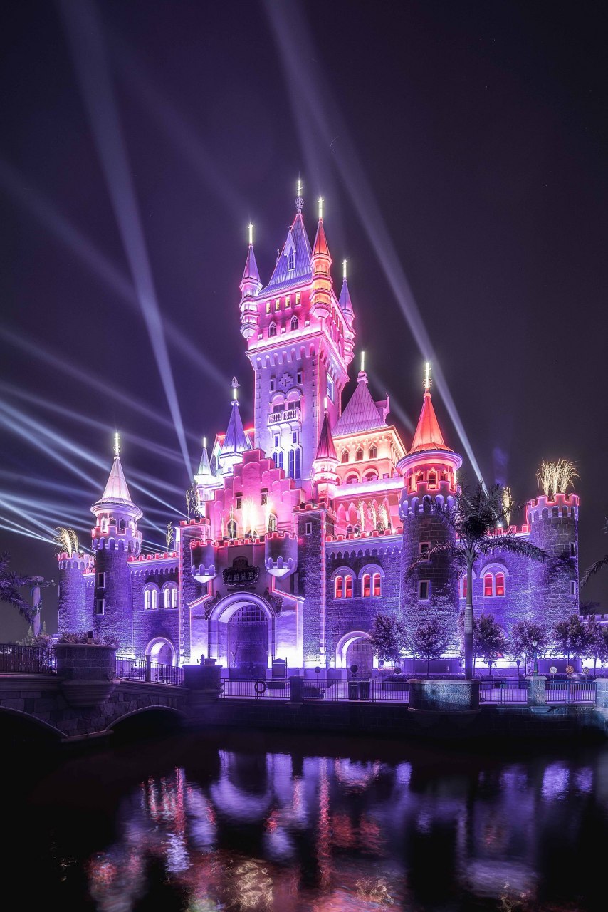 大同方特游乐园是一家具有国际水平的大型主题乐园,其拥有着世界顶尖