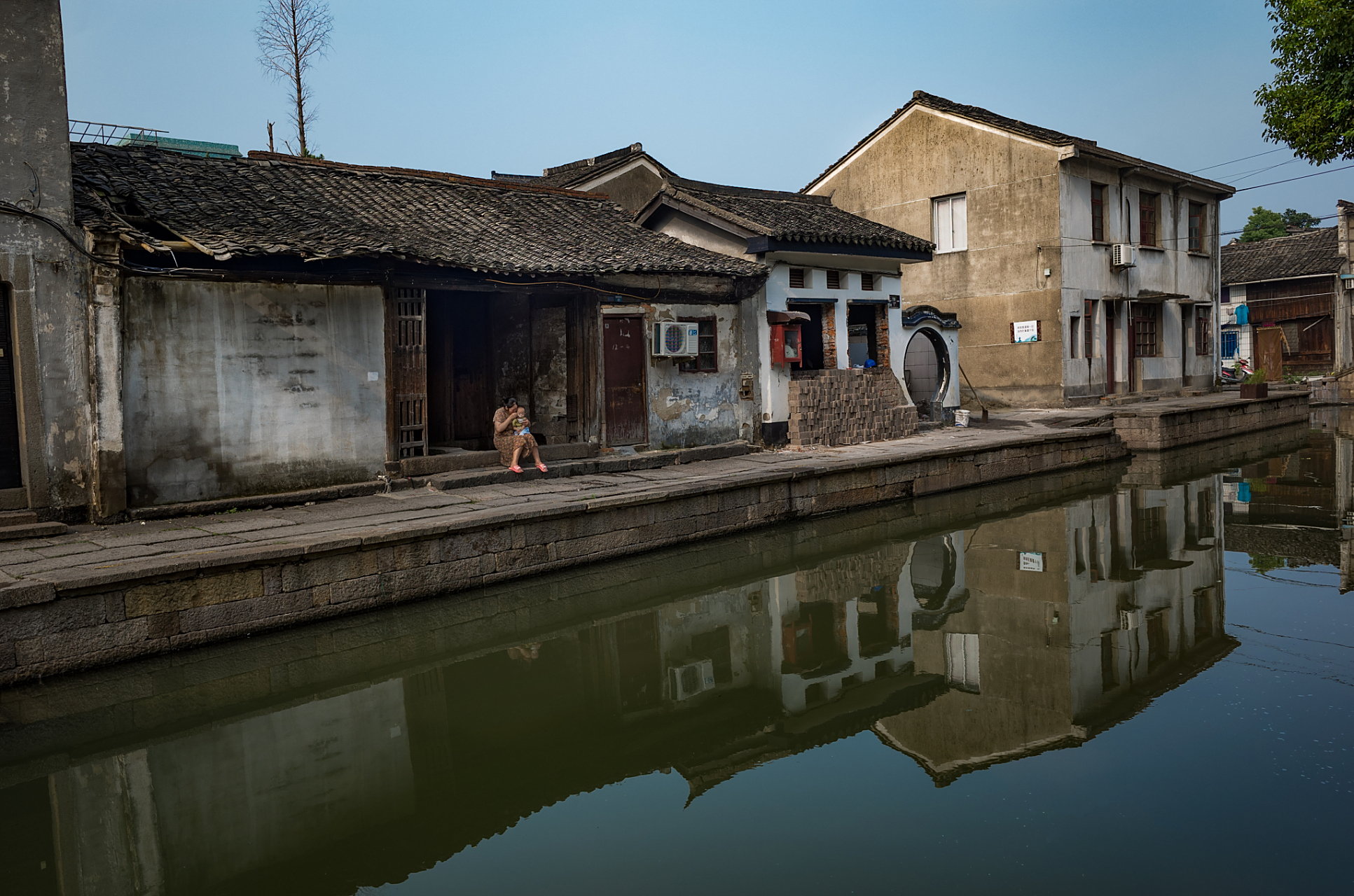 尽管西兴古镇现在属于杭州市,但它却更近于绍兴,不仅在语言上,还在