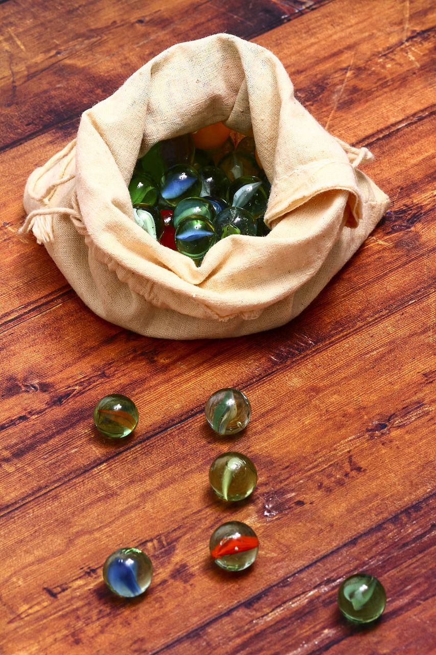 琉璃蛋儿有不同颜色的称谓.