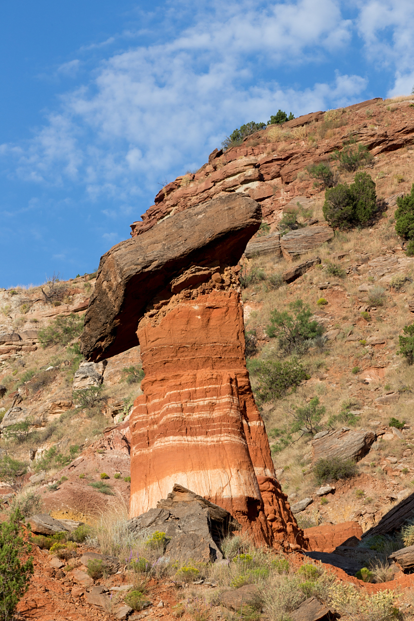 位于宁夏固原市西吉县城北边15公里的火石寨乡,这个地方有着让人震撼