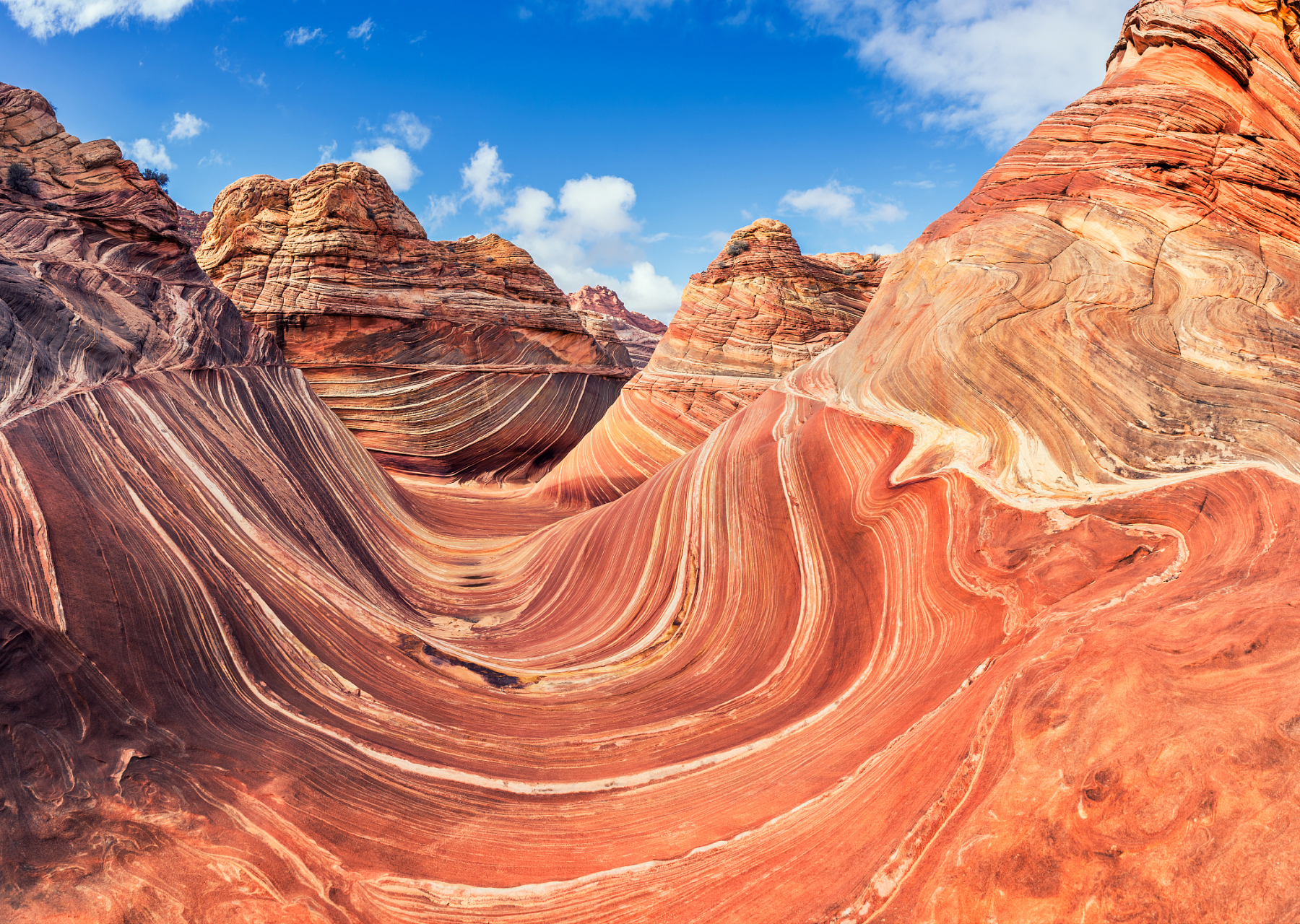 陕西靖边波浪谷丹霞地貌景观,以其独特的地貌景观和丰富的历史文化