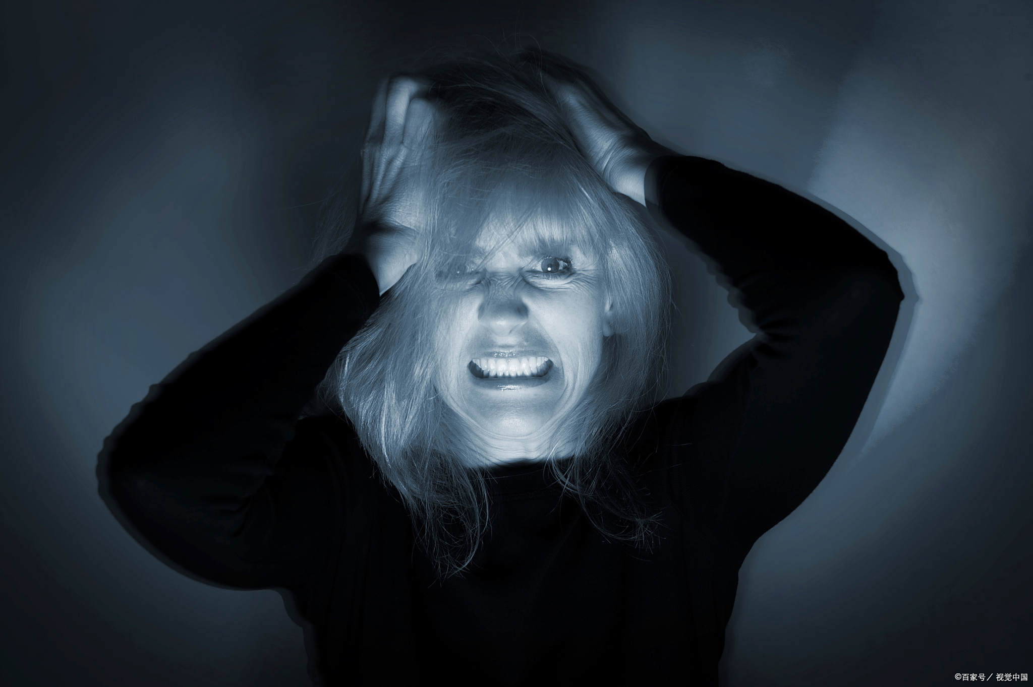 你是否曾感到情绪如过山车般忽高忽低?这可能是狂躁抑郁症在作祟