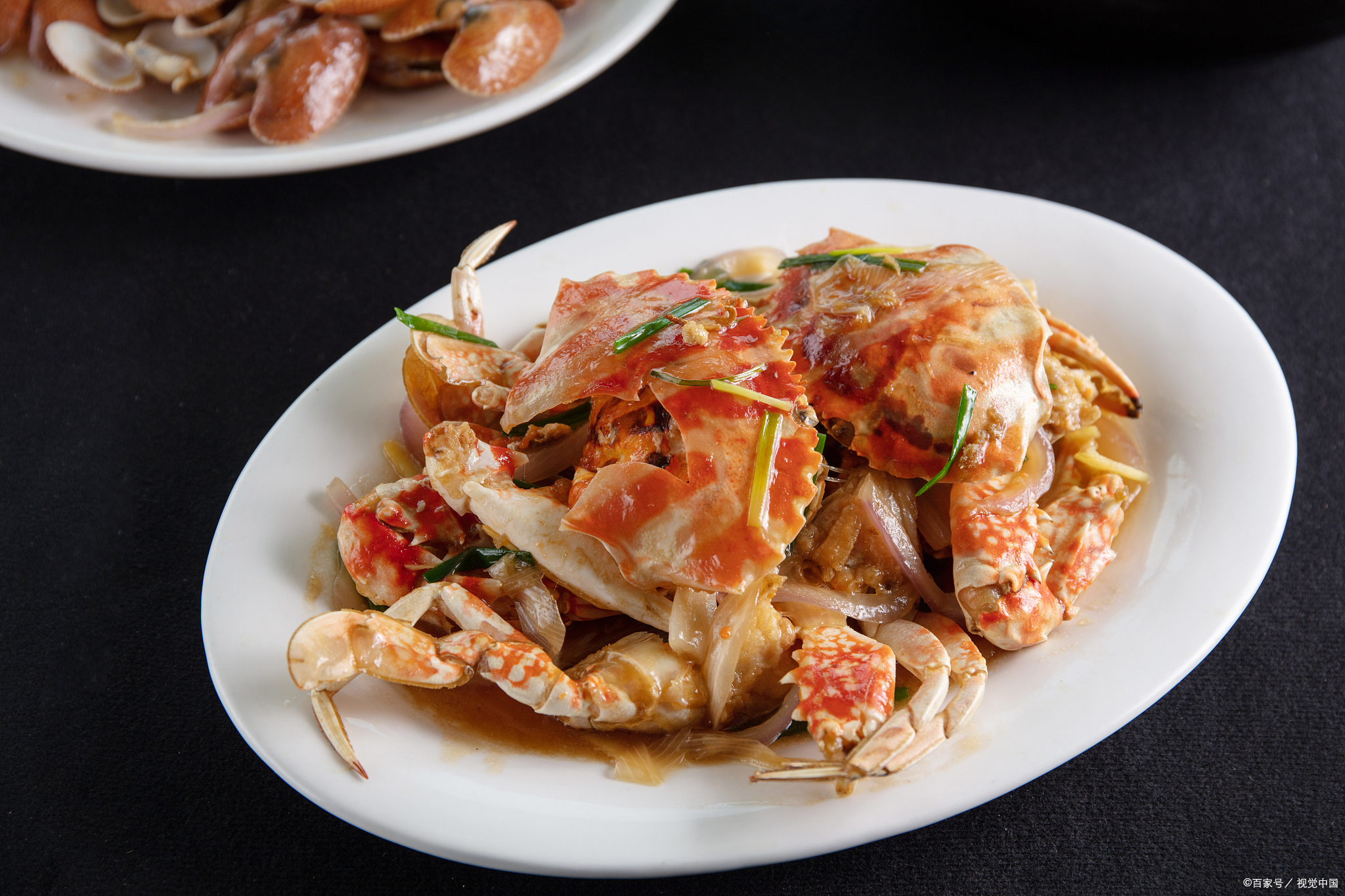 姜葱炒蟹:香辣美味的家常菜